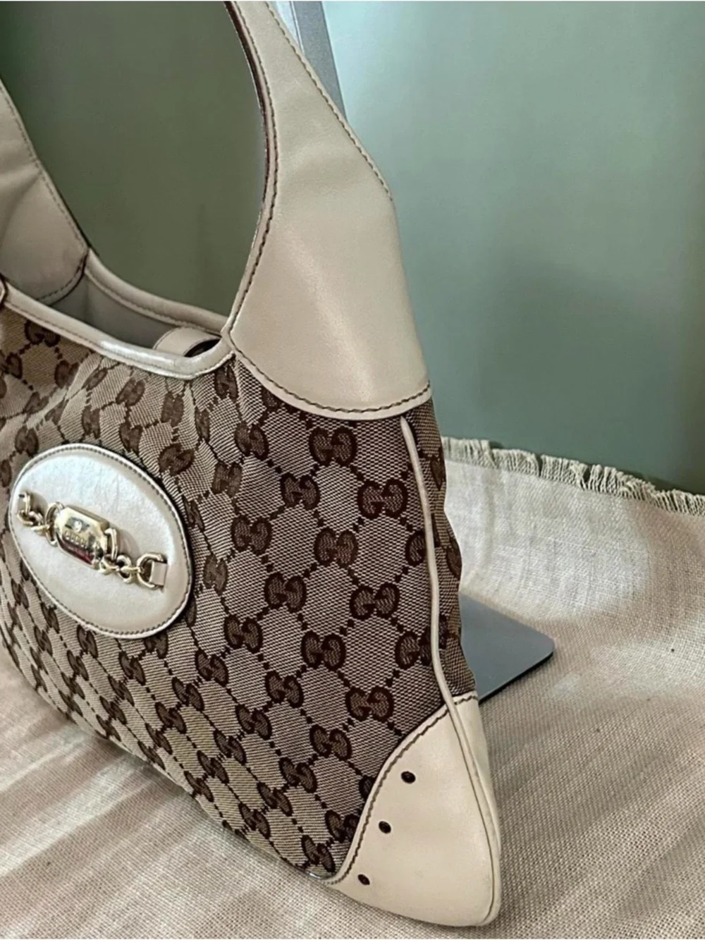 Gucci White & Brown GG Canvas Hobo Shoulder Bag - Picture 4 of 9